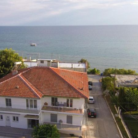Seaside Apartments Nea Irakleia Exterior photo