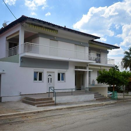 Seaside Apartments Nea Irakleia Exterior photo