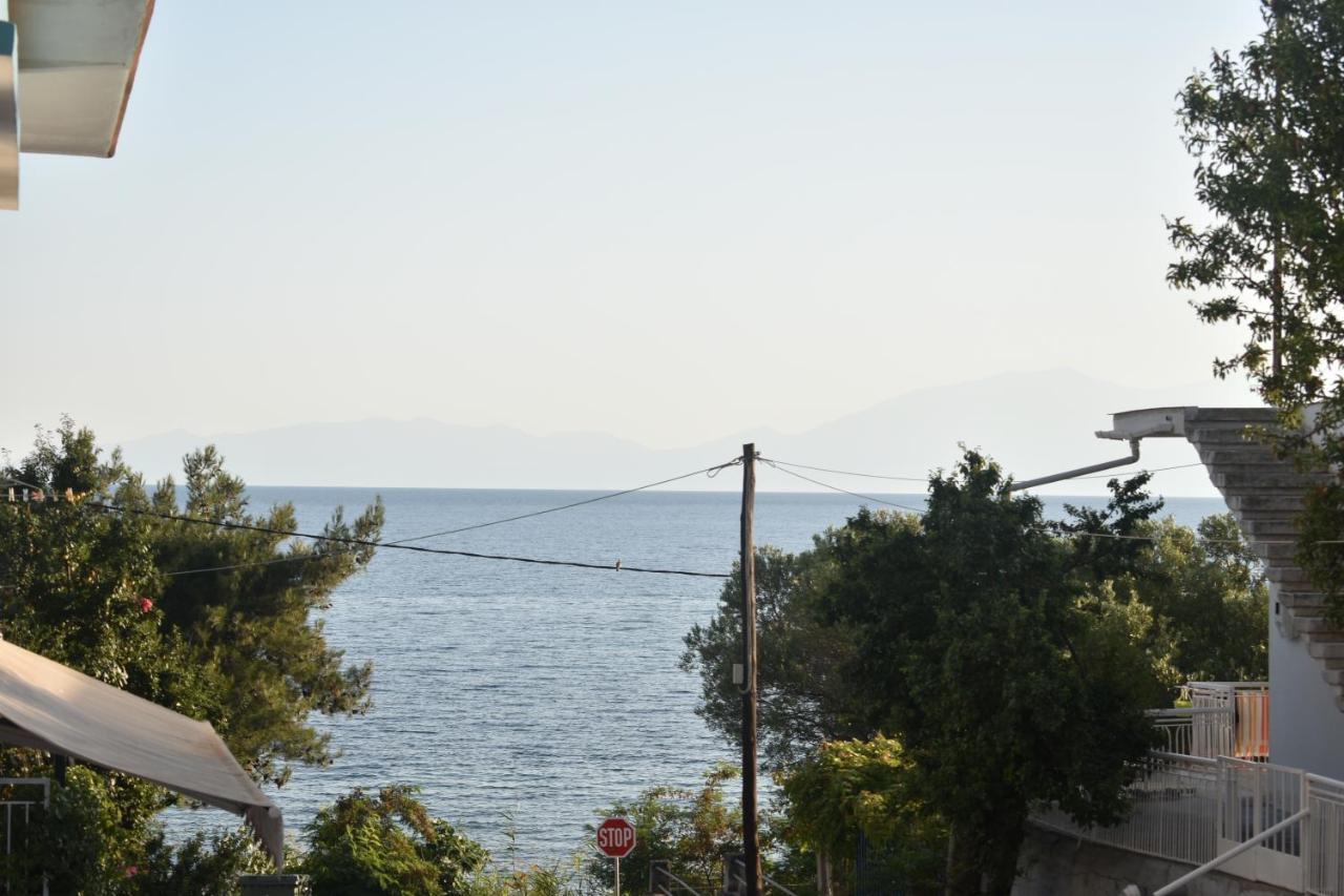 Seaside Apartments Nea Irakleia Exterior photo