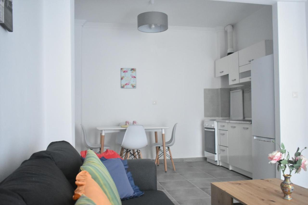 Seaside Apartments Nea Irakleia Exterior photo