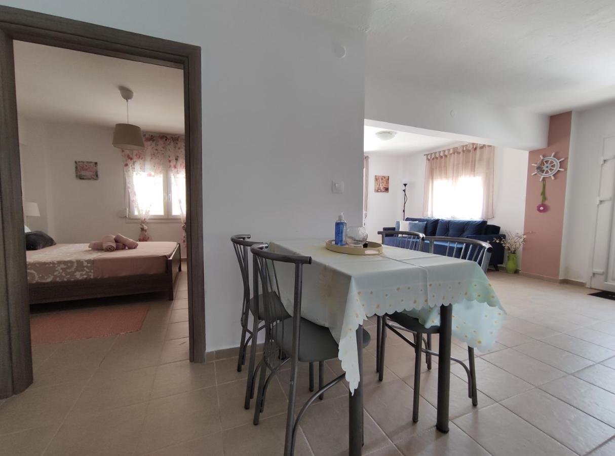 Seaside Apartments Nea Irakleia Exterior photo