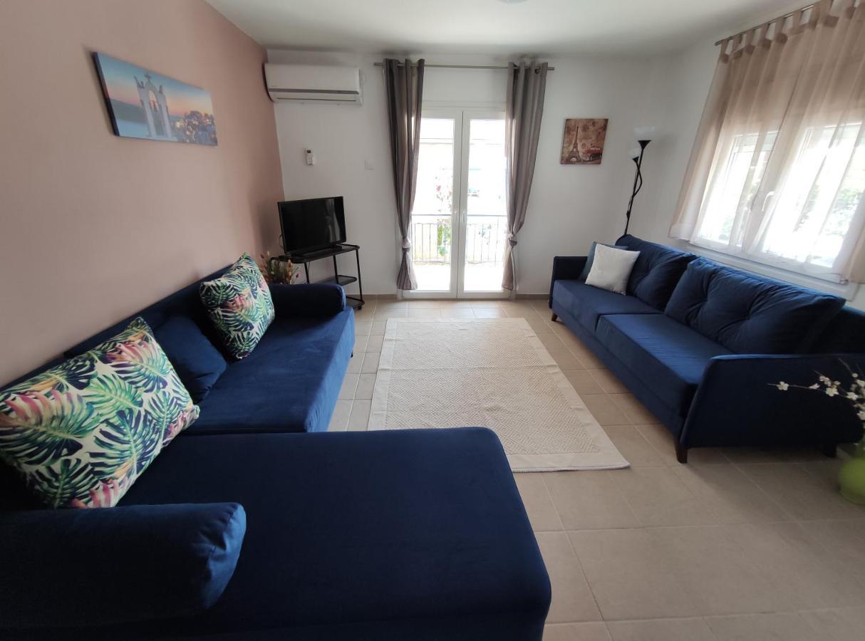 Seaside Apartments Nea Irakleia Exterior photo