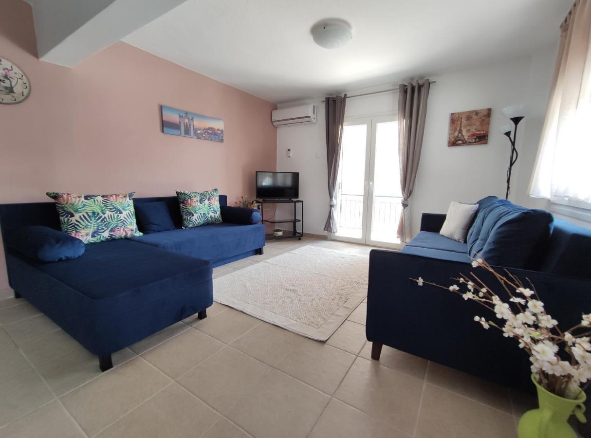 Seaside Apartments Nea Irakleia Exterior photo