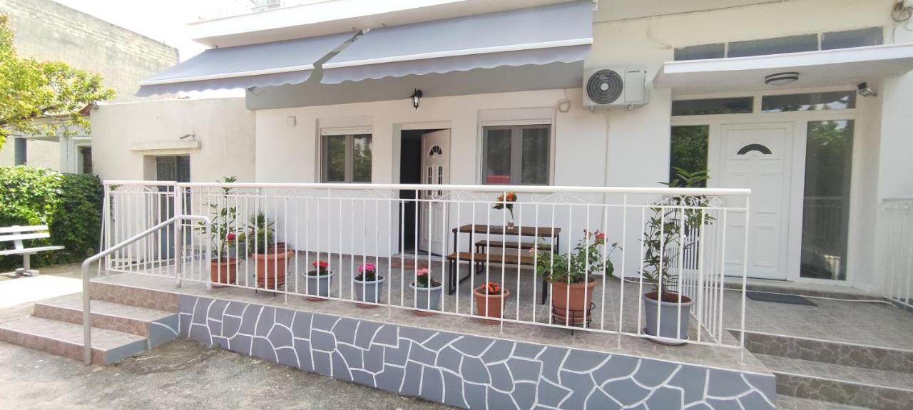Seaside Apartments Nea Irakleia Exterior photo
